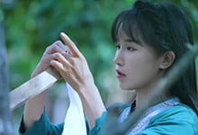 李子柒现身甘孜宣传片拍摄现场,文旅局长“自降身份”为其牵马-沐风文化