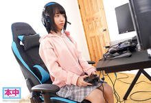 HMN-060 同时“五万人在线观看”神级直播主！萝莉妹子打电动打到床上狠被中出-沐风文化